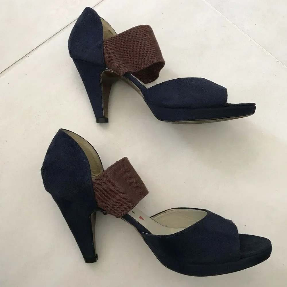 Cri De Coeur preowned good